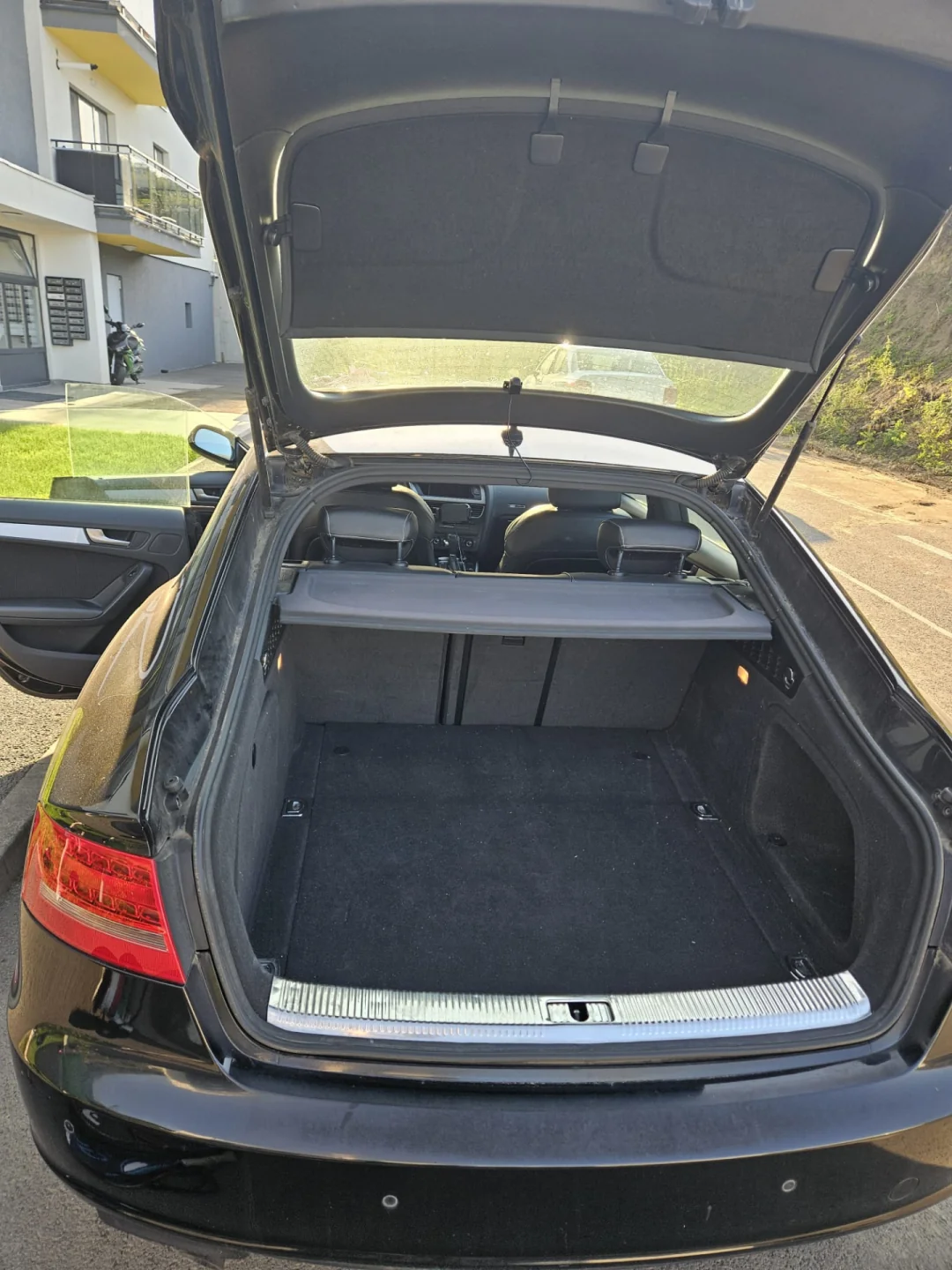 Poza 2 Audi A5 2011, Diesel, 4x4, Sedan, 273.000 km