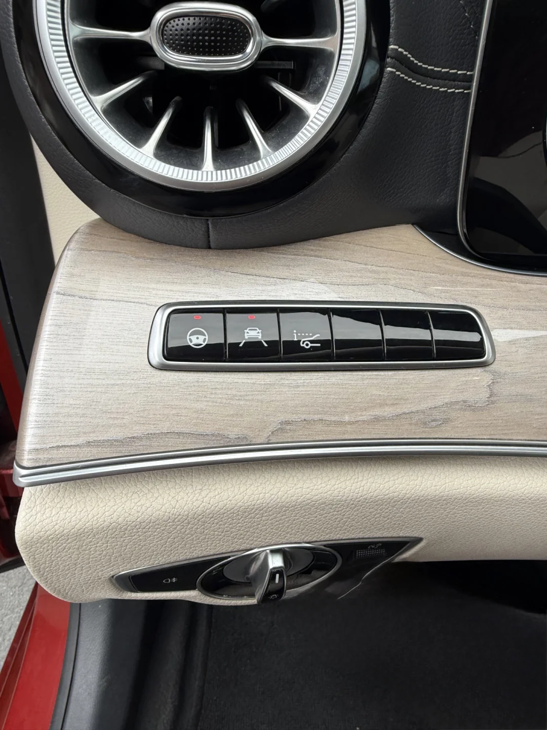 Poza 12 Mercedes-Benz CLS 2019, Hibrid 367CP, 4x4, Roșu