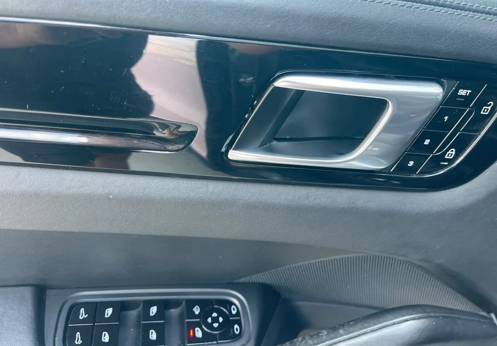 Poza 24 Porsche Cayenne Tiptronic S Platinum Edition