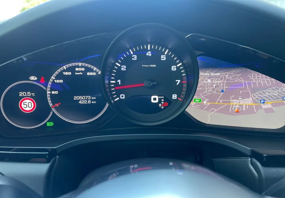 Poza 27 Porsche Cayenne Tiptronic S Platinum Edition