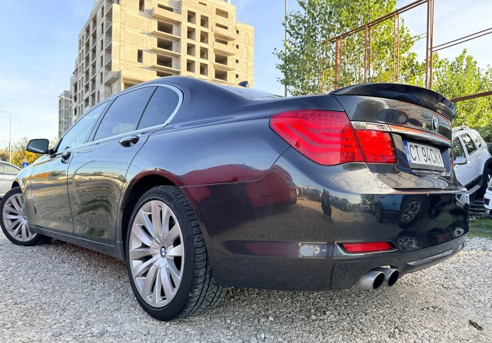 Poza 12 BMW Seria 7 730d Blue Performance