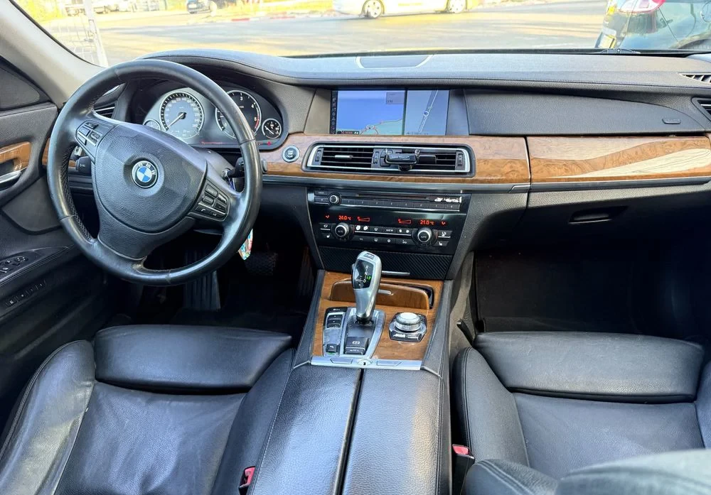 Poza 25 BMW Seria 7 730d Blue Performance