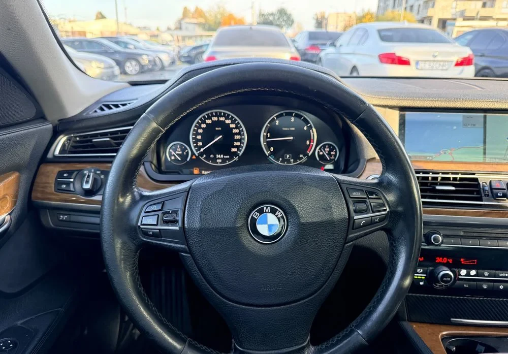 Poza 35 BMW Seria 7 730d Blue Performance