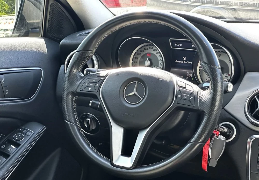 Poza 10 Mercedes-Benz GLA 200 d Aut.