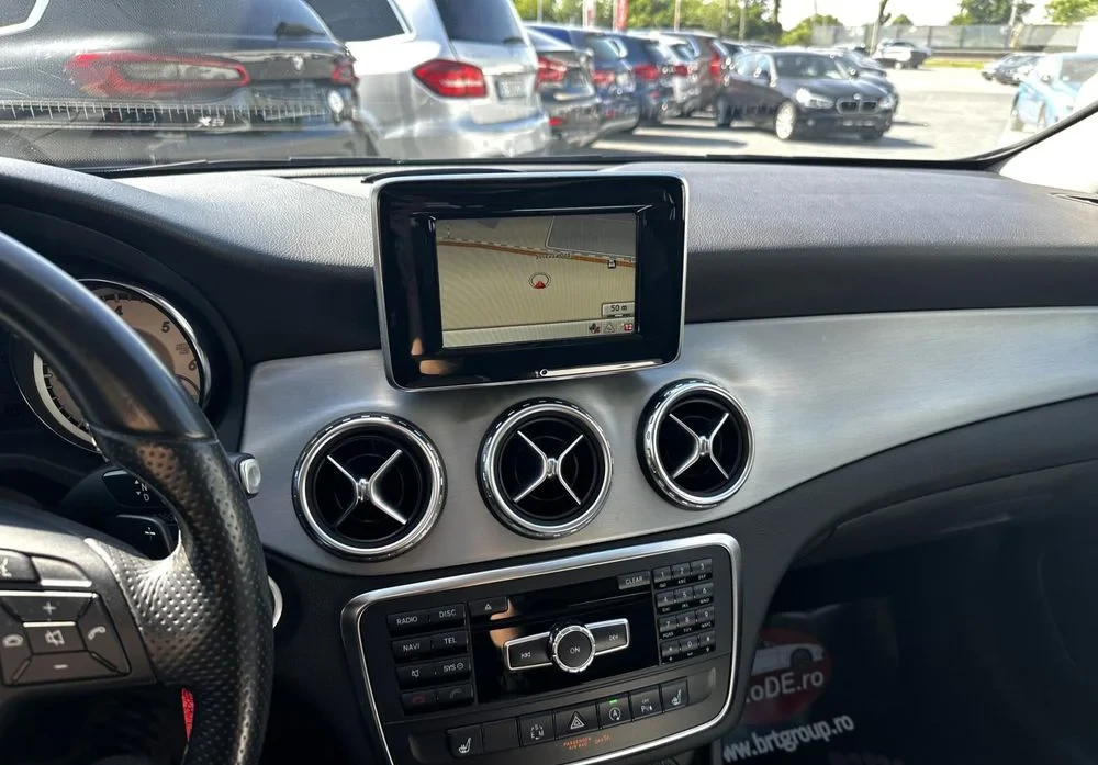 Poza 11 Mercedes-Benz GLA 200 d Aut.