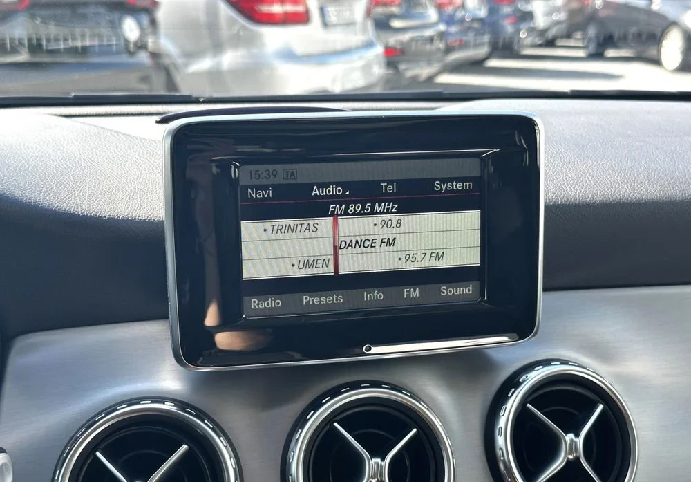 Poza 13 Mercedes-Benz GLA 200 d Aut.