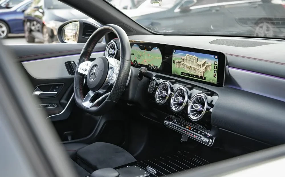 Poza 27 Mercedes-Benz CLA 180 7G-DCT AMG Line