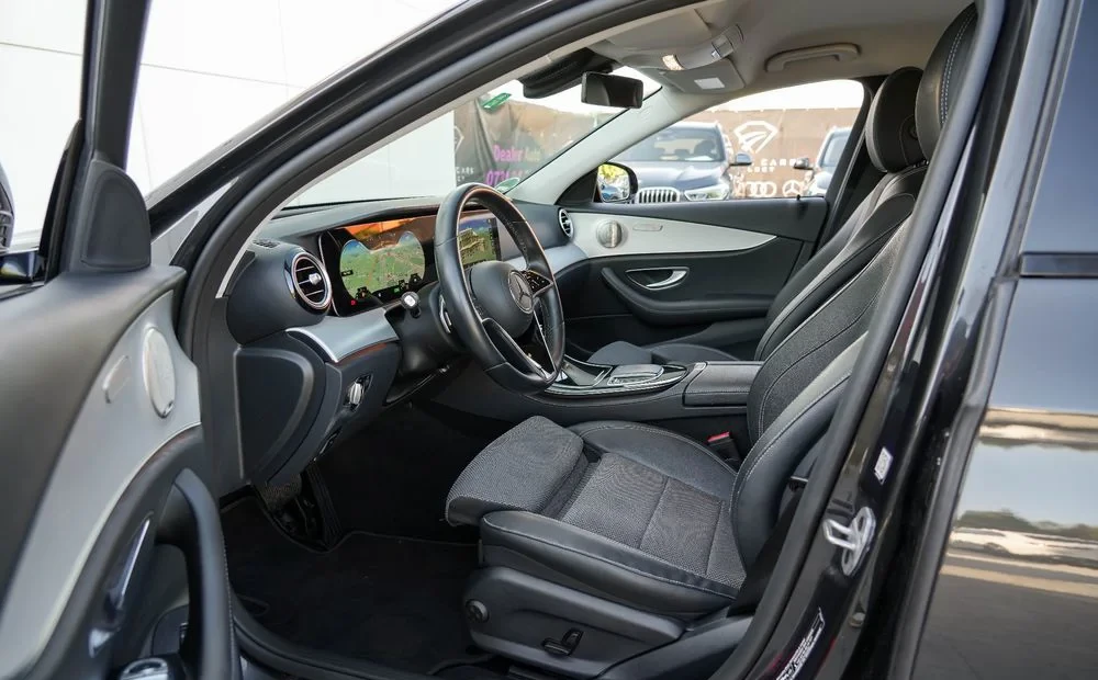 Poza 21 Mercedes-Benz E 300 de 9G-TRONIC Night Edition