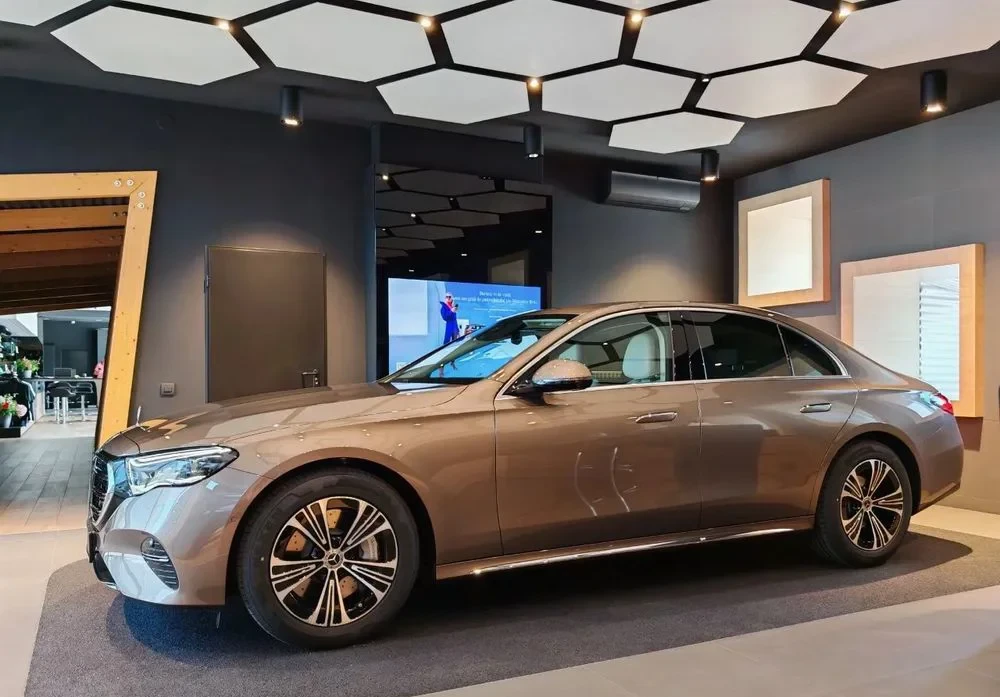 Poza 9 Mercedes-Benz E 220 d MHEV 4MATIC Aut.