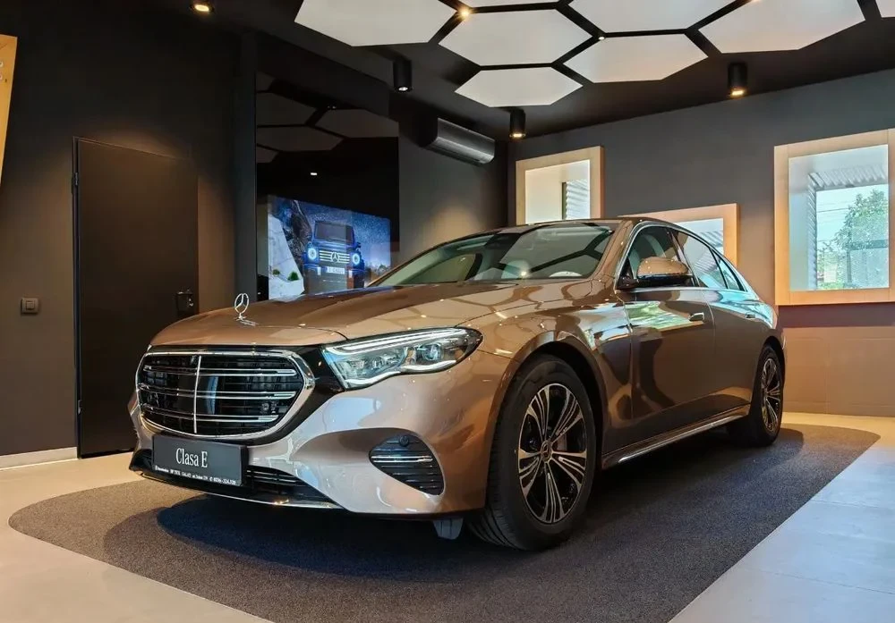 Poza 7 Mercedes-Benz E 220 d MHEV 4MATIC Aut.