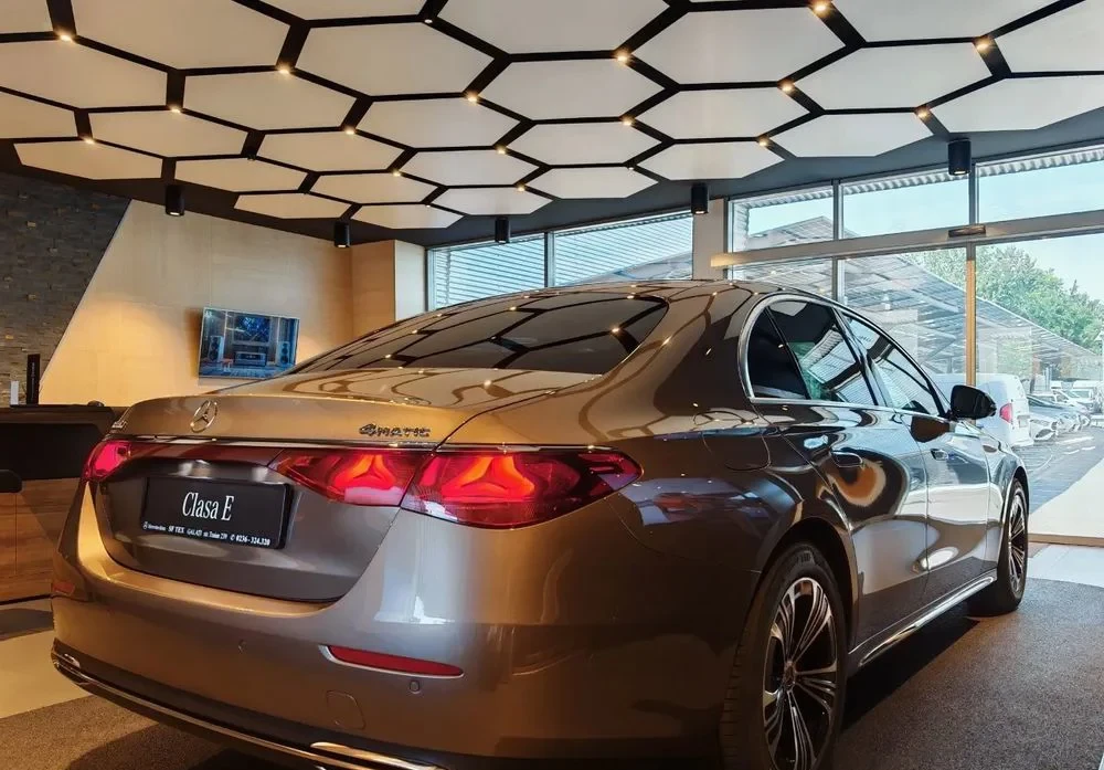 Poza 13 Mercedes-Benz E 220 d MHEV 4MATIC Aut.