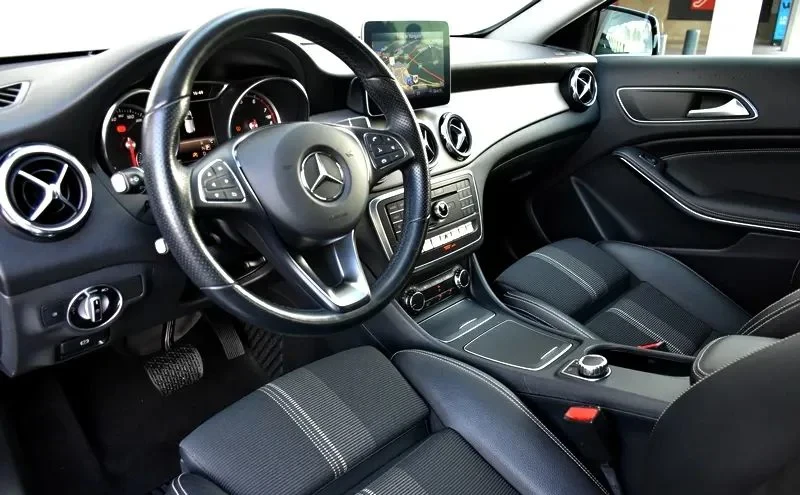 Poza 11 Mercedes-Benz GLA 180 7G-DCT Urban