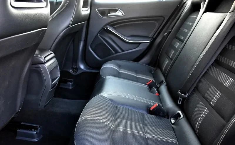 Poza 12 Mercedes-Benz GLA 180 7G-DCT Urban