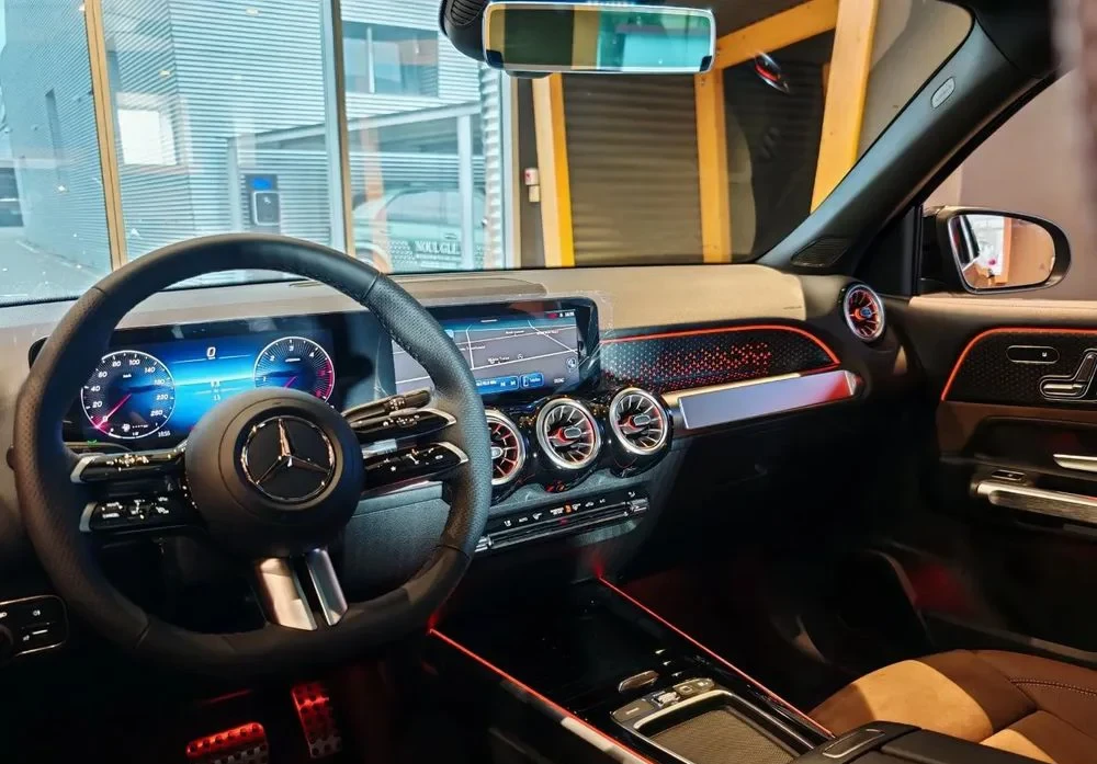 Poza 2 Mercedes-Benz GLB 200 d Aut.