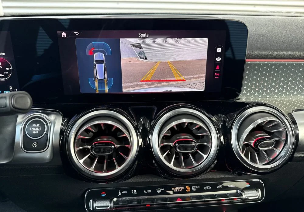 Poza 23 Mercedes-Benz GLB 220 4MATIC MHEV Aut.