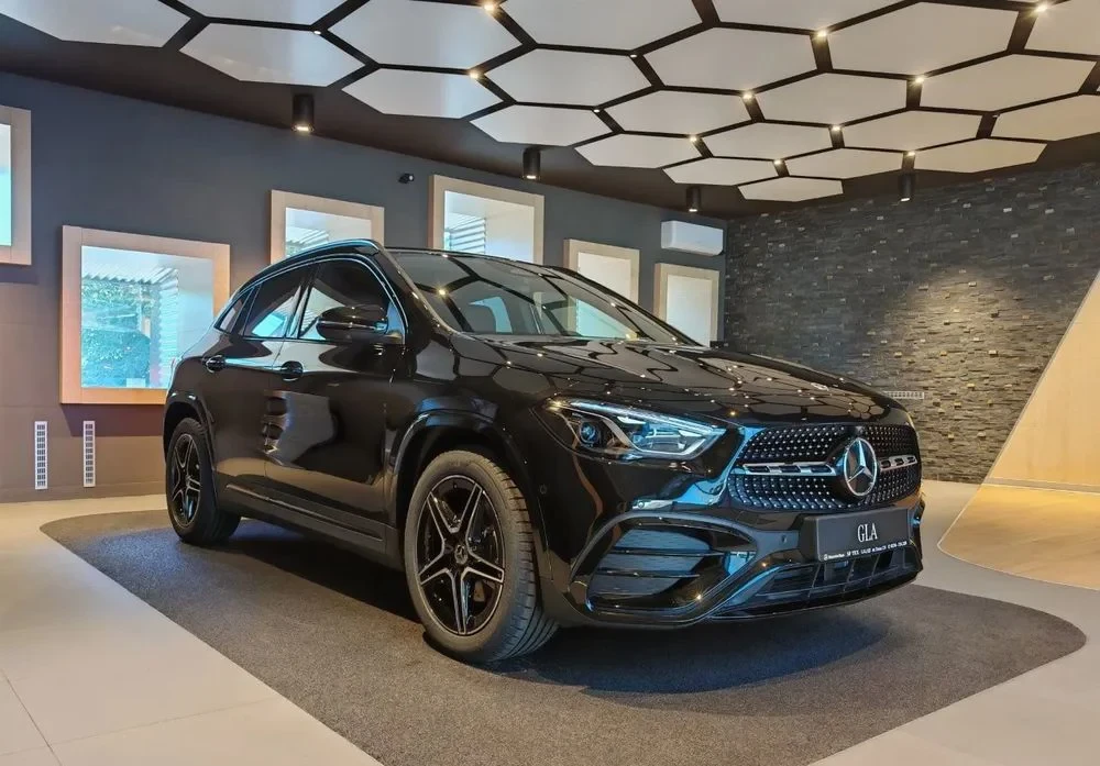 Poza 3 Mercedes-Benz GLA 200 d Aut.