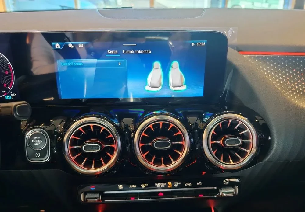 Poza 24 Mercedes-Benz GLA 200 d Aut.