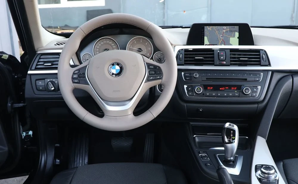 Poza 5 BMW Seria 3 320d Touring Aut. Modern Line