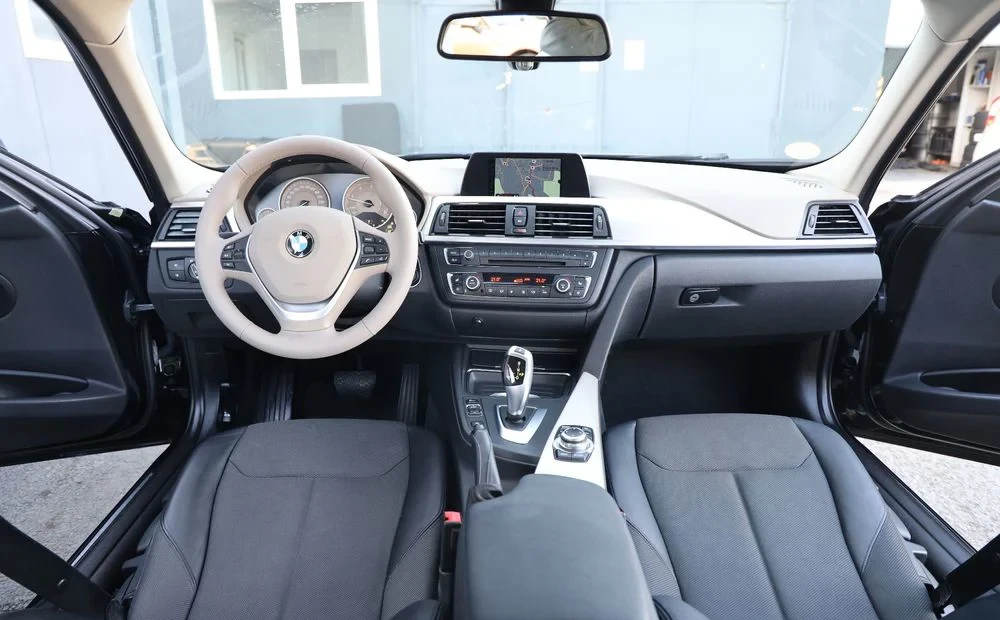 Poza 11 BMW Seria 3 320d Touring Aut. Modern Line