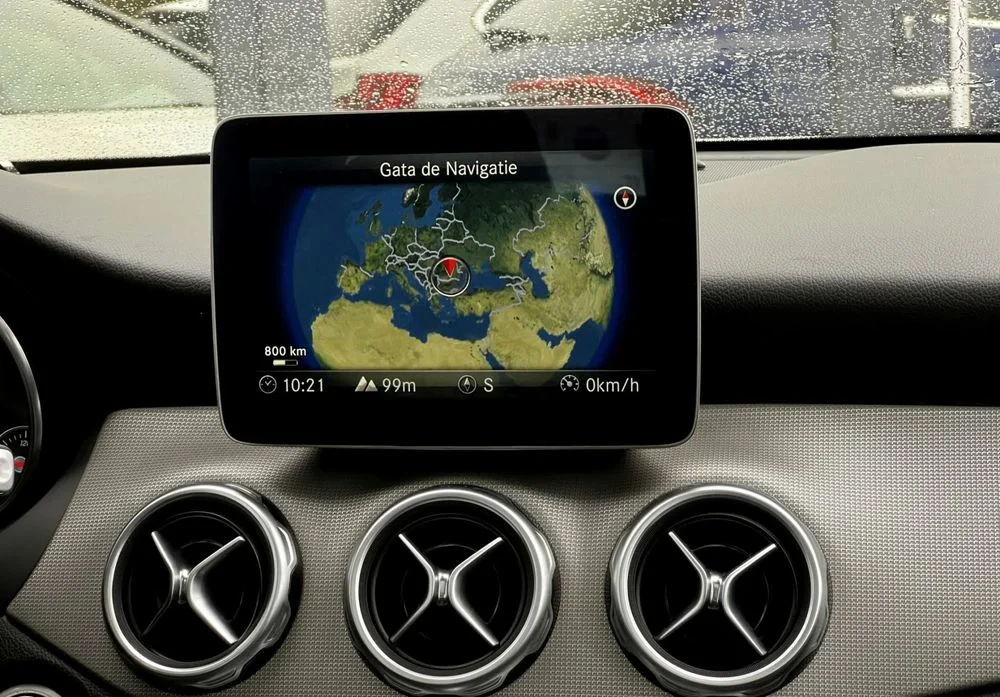 Poza 11 Mercedes-Benz GLA 180 7G-DCT Urban