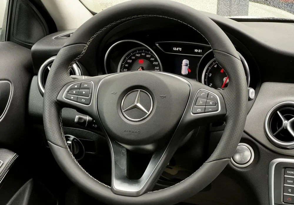 Poza 10 Mercedes-Benz GLA 180 7G-DCT Urban