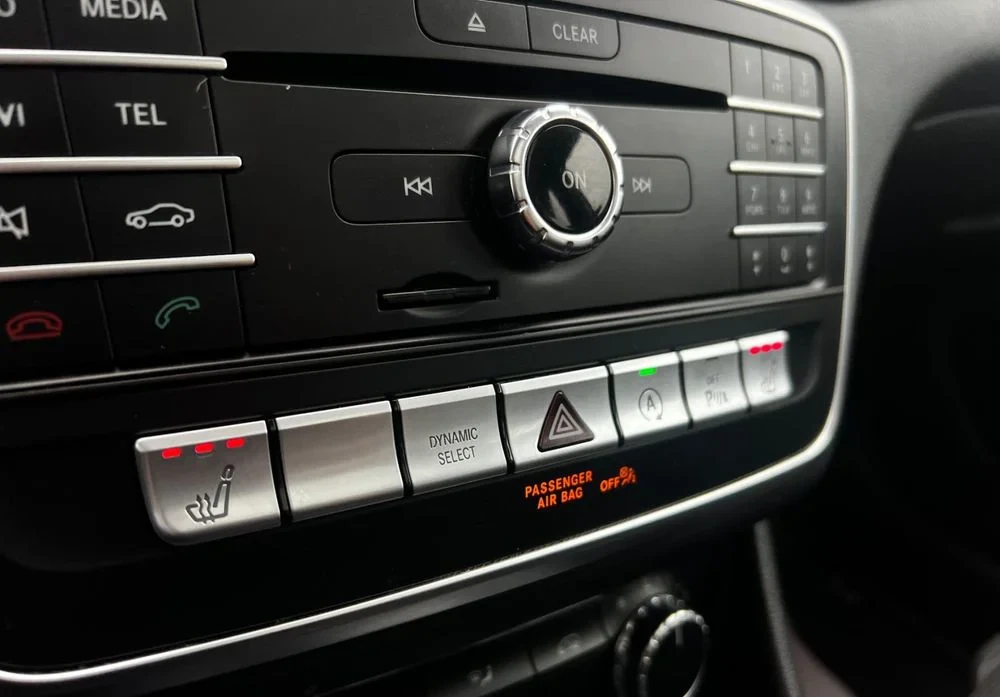 Poza 13 Mercedes-Benz GLA 180 7G-DCT Urban