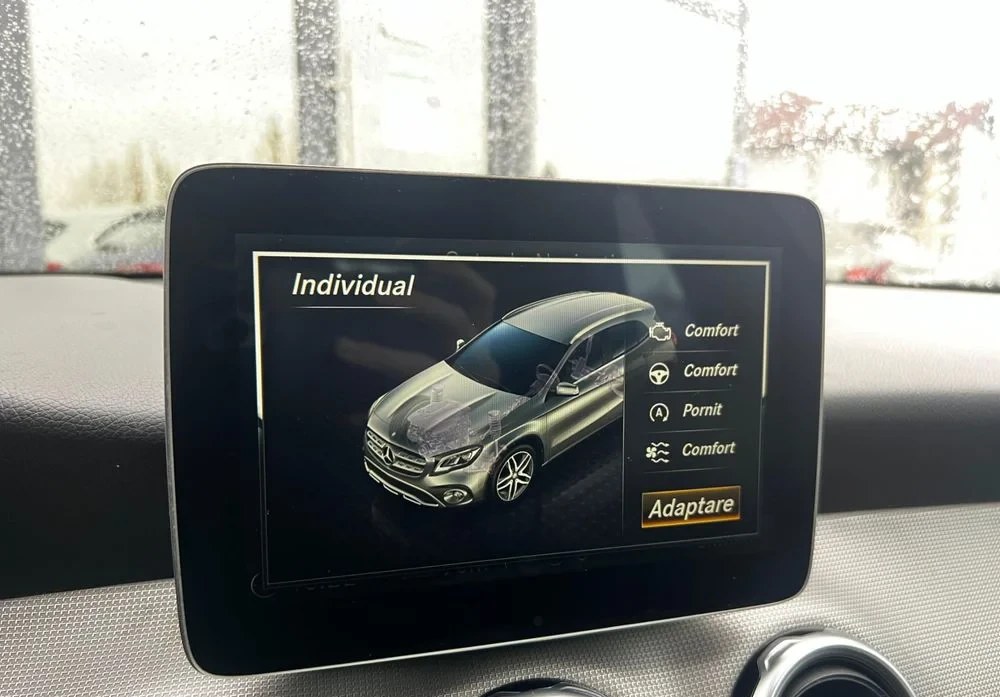 Poza 17 Mercedes-Benz GLA 180 7G-DCT Urban