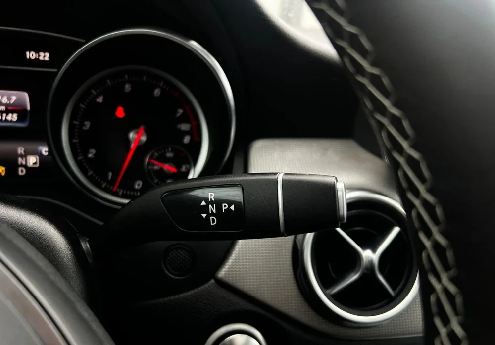 Poza 19 Mercedes-Benz GLA 180 7G-DCT Urban