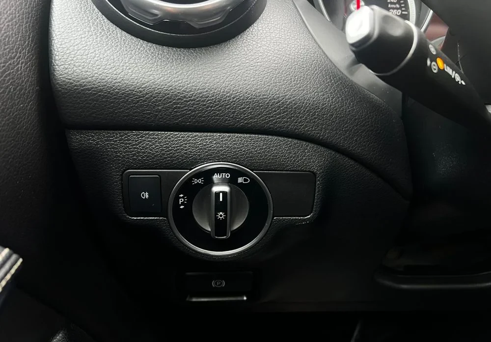 Poza 23 Mercedes-Benz GLA 180 7G-DCT Urban