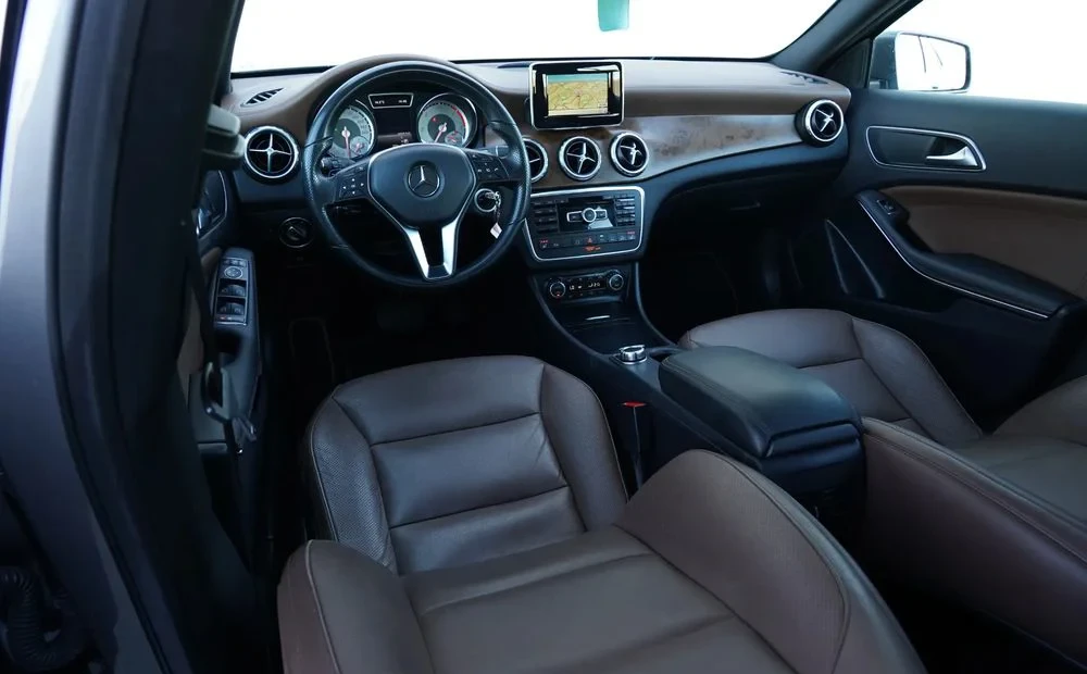 Poza 9 Mercedes-Benz GLA 220 d 4Matic 7G-DCT Urban