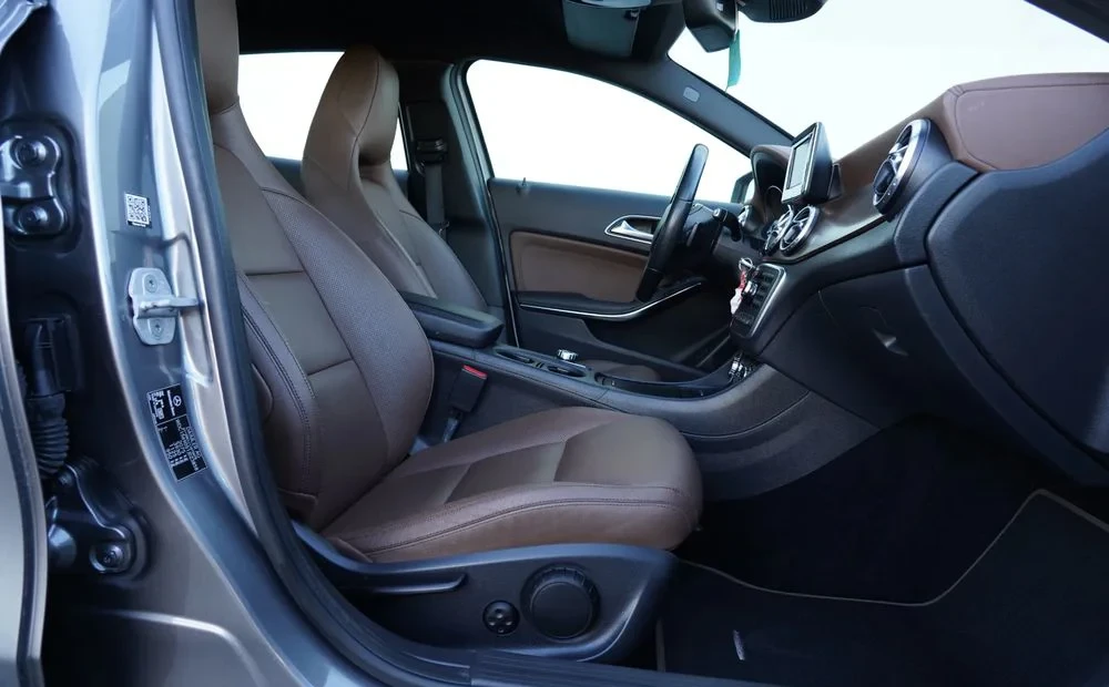 Poza 14 Mercedes-Benz GLA 220 d 4Matic 7G-DCT Urban