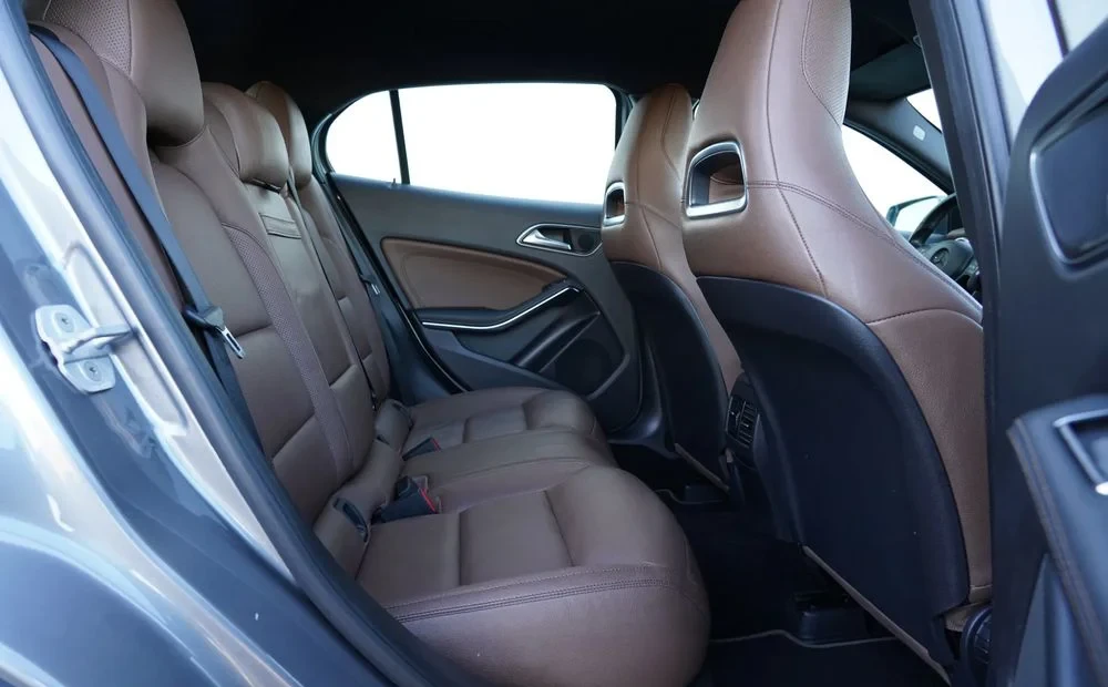 Poza 16 Mercedes-Benz GLA 220 d 4Matic 7G-DCT Urban