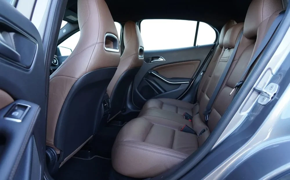 Poza 17 Mercedes-Benz GLA 220 d 4Matic 7G-DCT Urban