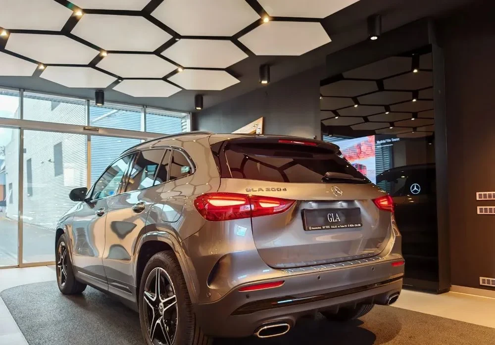 Poza 10 Mercedes-Benz GLA 200 d 4MATIC Aut.