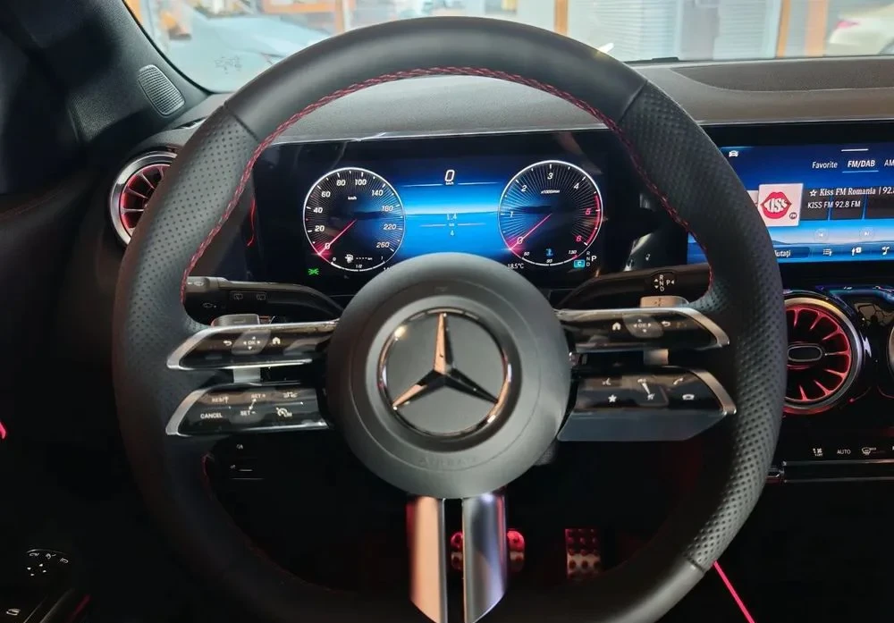 Poza 21 Mercedes-Benz GLA 200 d 4MATIC Aut.