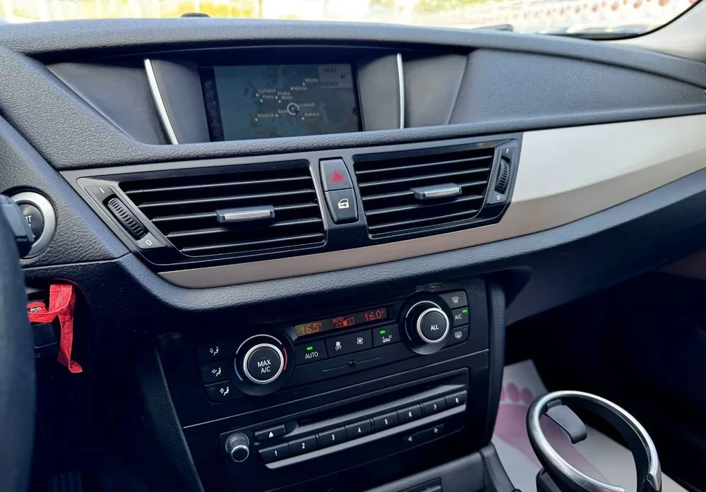 Poza 13 BMW X1 xDrive18d Aut.