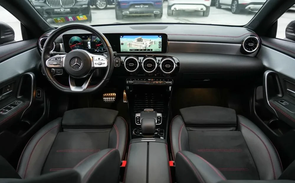 Poza 5 Mercedes-Benz CLA 200 7G-DCT AMG Line