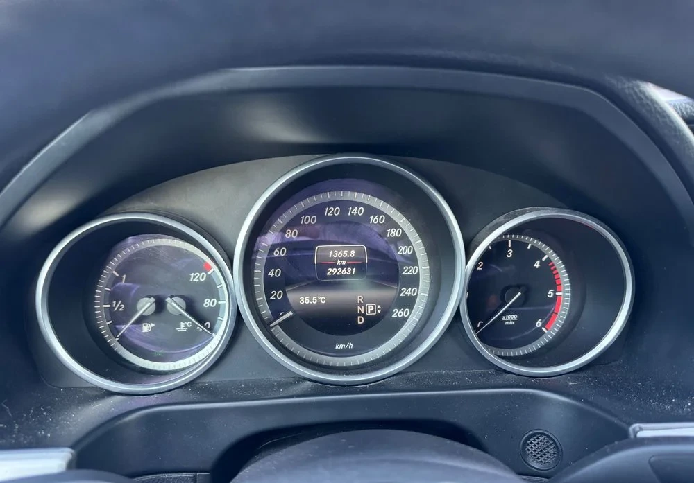 Poza 7 Mercedes-Benz E 200 CDI DPF BlueEFFICIENCY 7G-TRONIC