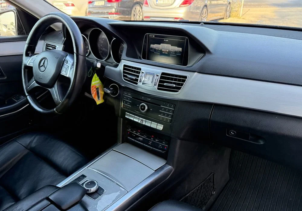 Poza 25 Mercedes-Benz E 200 CDI DPF BlueEFFICIENCY 7G-TRONIC