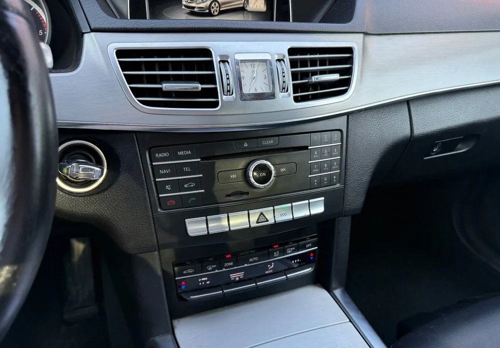 Poza 31 Mercedes-Benz E 200 CDI DPF BlueEFFICIENCY 7G-TRONIC