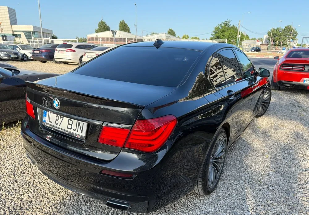 Poza 2 BMW Seria 7 740d xDrive Edition Exclusive