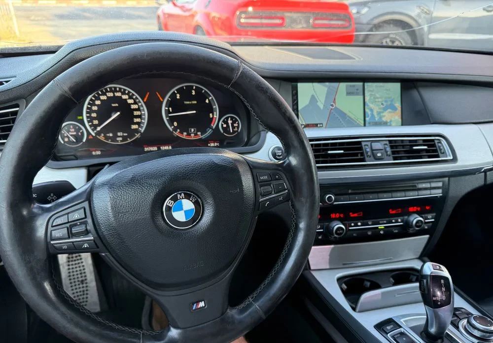 Poza 7 BMW Seria 7 740d xDrive Edition Exclusive