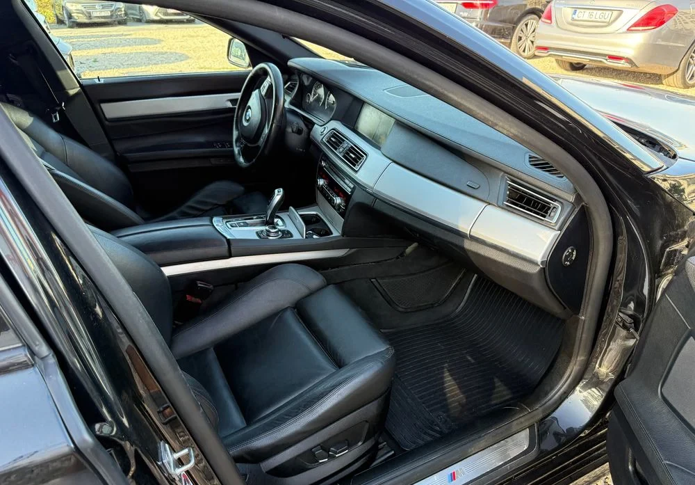 Poza 11 BMW Seria 7 740d xDrive Edition Exclusive