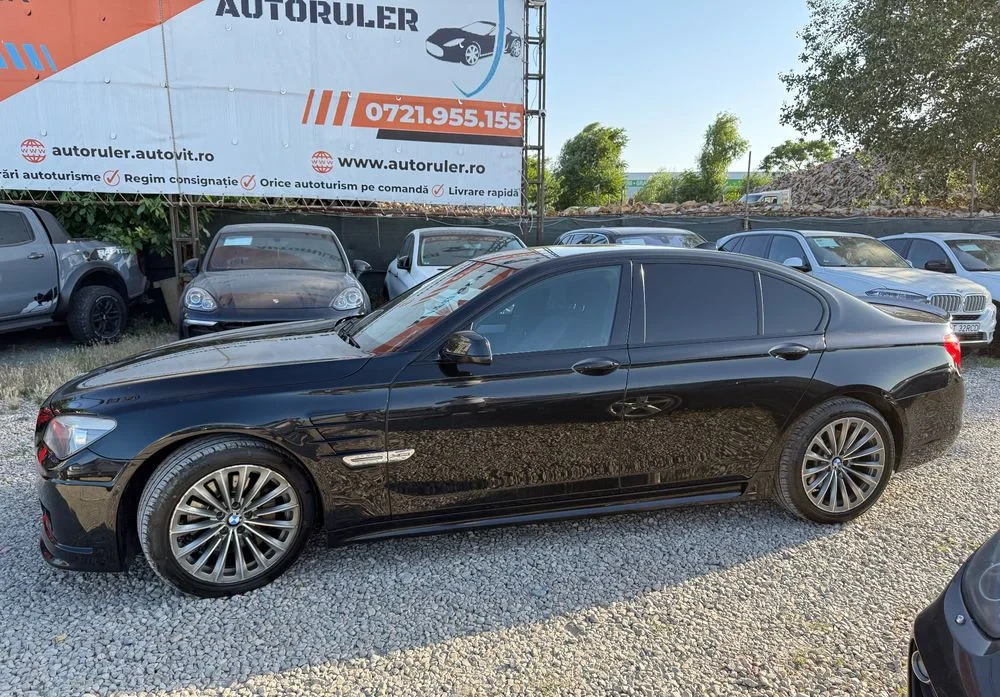 Poza 8 BMW Seria 7 740d xDrive Edition Exclusive