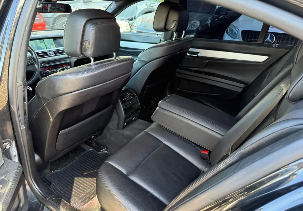 Poza 19 BMW Seria 7 740d xDrive Edition Exclusive