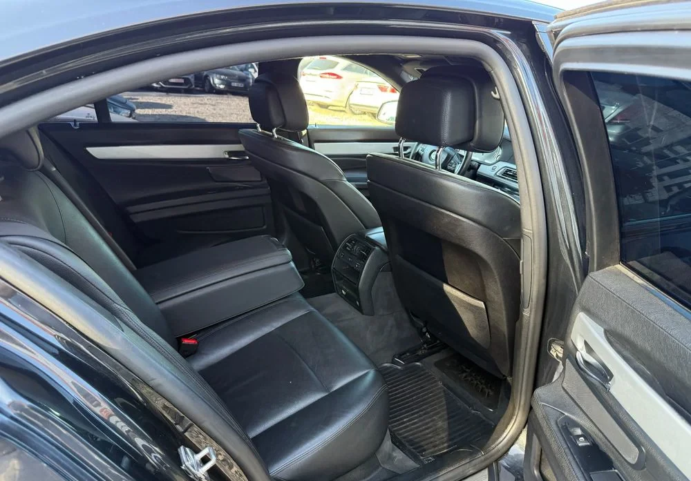 Poza 23 BMW Seria 7 740d xDrive Edition Exclusive