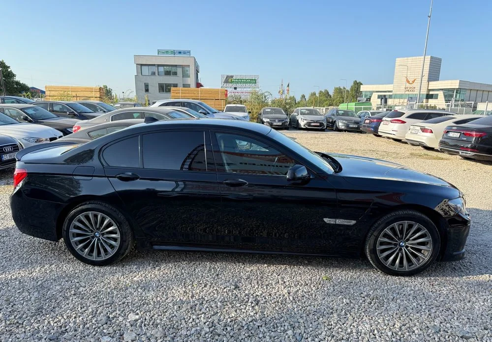 Poza 27 BMW Seria 7 740d xDrive Edition Exclusive