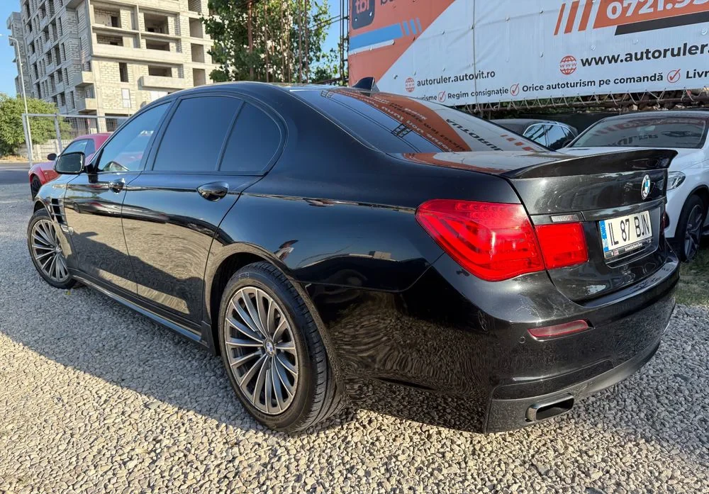 Poza 32 BMW Seria 7 740d xDrive Edition Exclusive