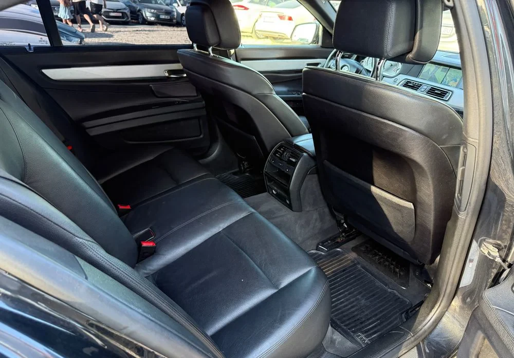 Poza 29 BMW Seria 7 740d xDrive Edition Exclusive